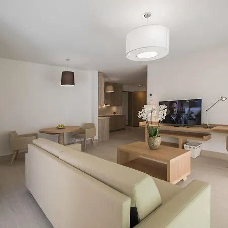 Delta Hotel 4*